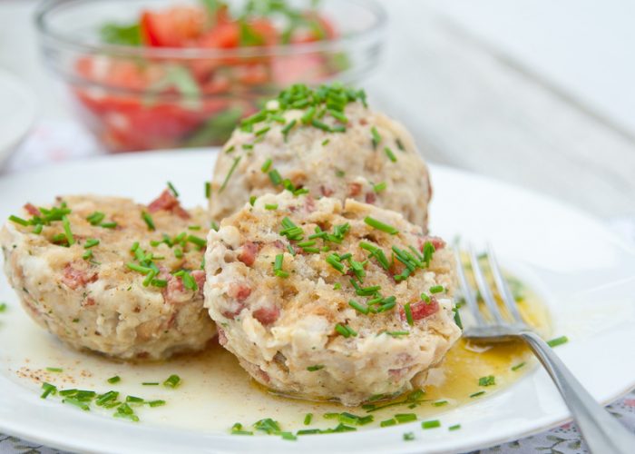 Tiroler Speckknödel / mit Salat oder als Suppeneinlage / Rauchmühle / Rauchmehl